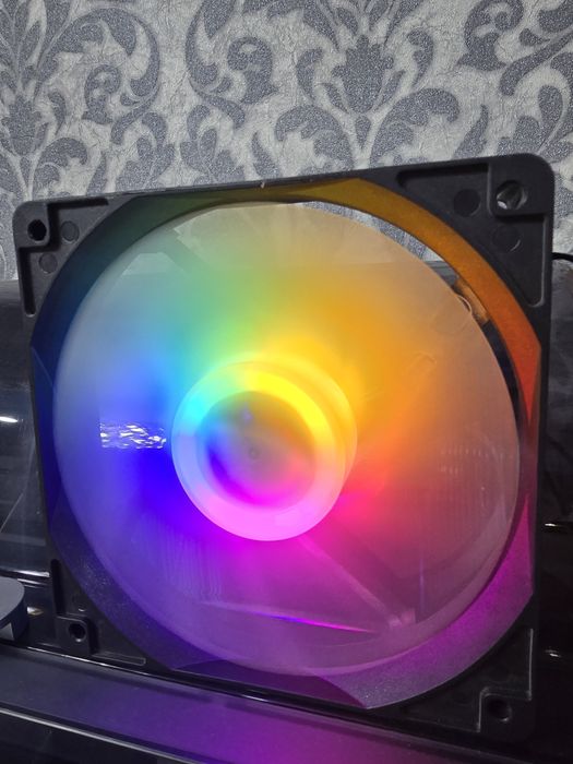 Продам кулер ргб