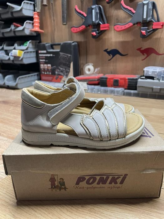 Продавам детски сандалки Ponki номер 28