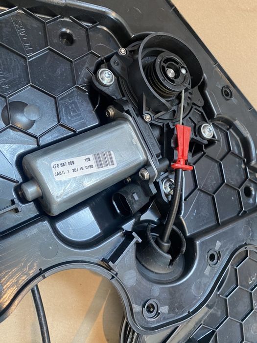 Broasca / Incuietoare usa soft close Audi A8 4H D4