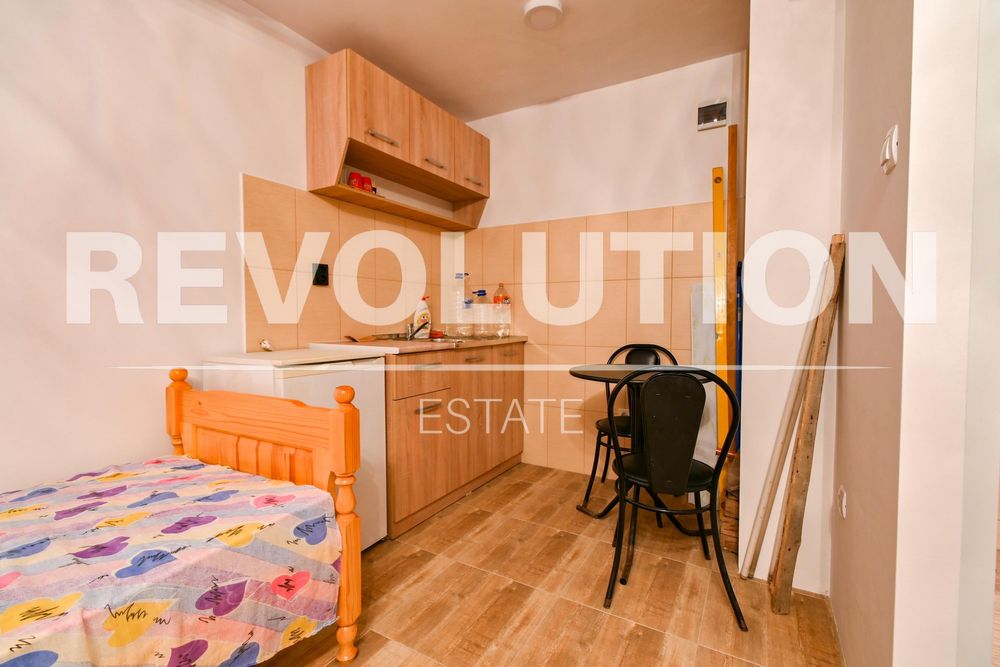 Дава се под наем Едностаен апартамент в София, Център - 34 кв.м за 398.82 € - Снимка #1