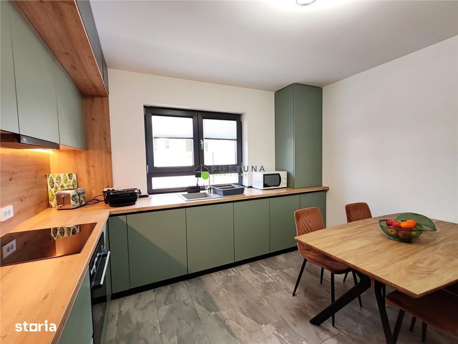 Casa moderna, singura in curte - Izvor