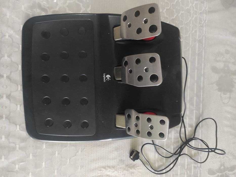 Игровой руль G27 в хорошем состоянии