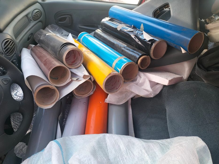 Autocolant diverse culori adus din Germania.