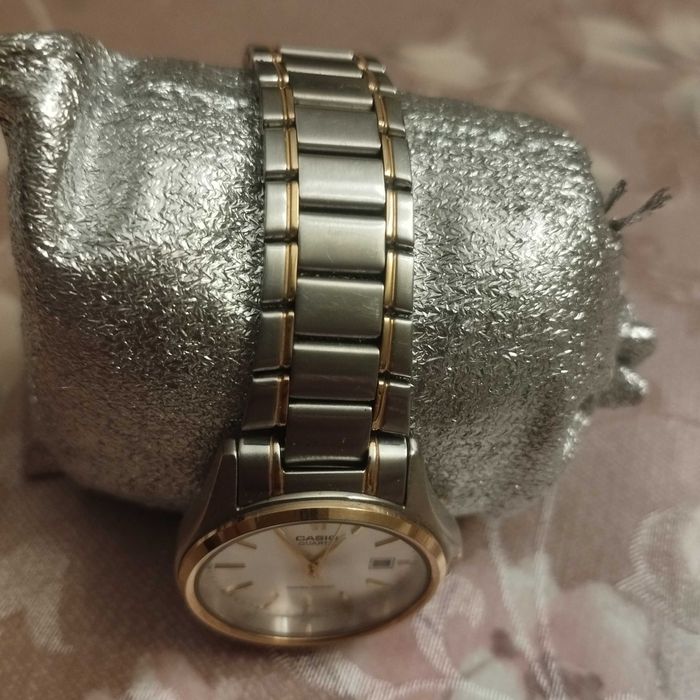 Часы Casio срочно продам