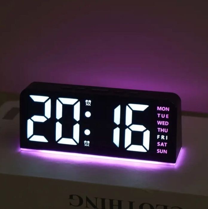 Настольные электроные часы