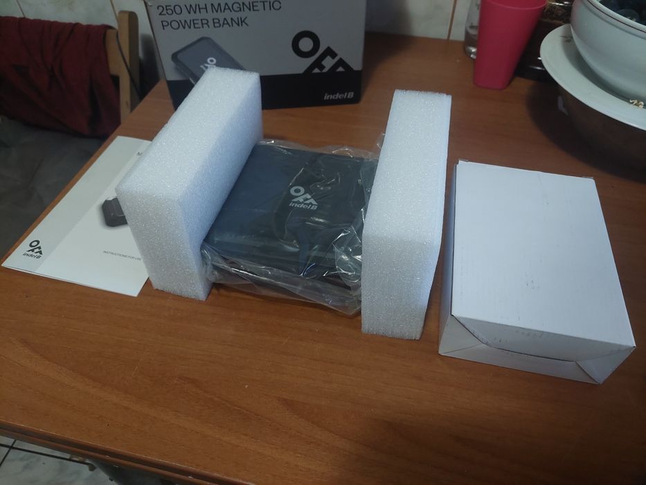 Power Bank Magnetic Indel B 250Wh – Nou, complet în cutie