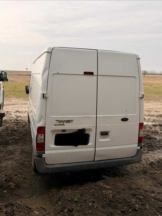 Vand masini pentru dezmembrai