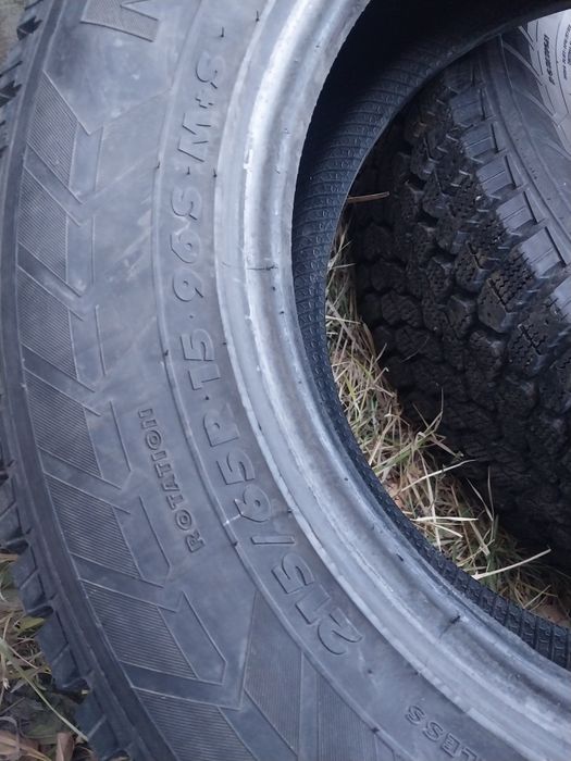 2 шины Amtel 215 65 R15. Есть микротрешины.