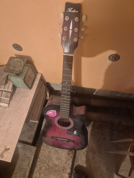Продам гитару акустическую