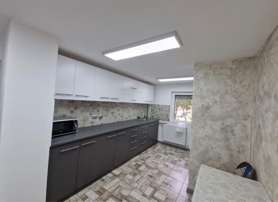 Inchiriez  apartament 3 camere!