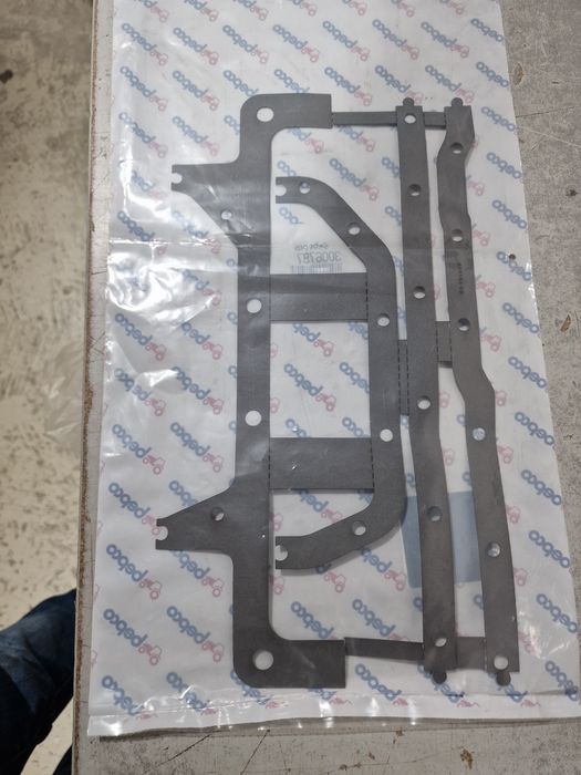 Garnitura baie ulei tractor fiat 311.312 și 315 pe original import ita