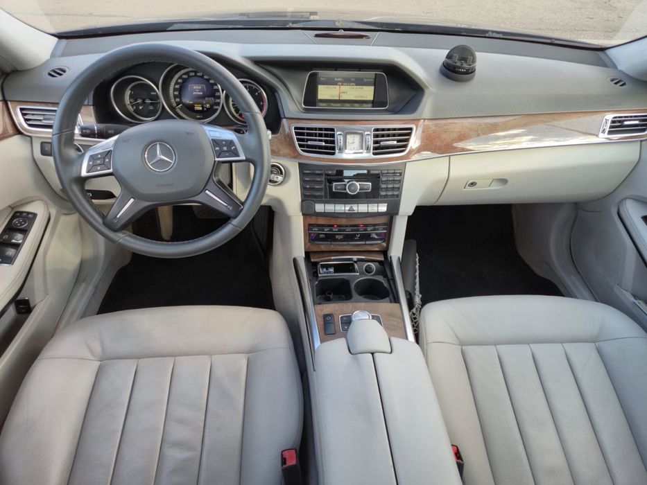 Mercedes E300 Bluetec Hybrid  207CP Cutie automată 7G-Tronic  Inmatriculata RO in 2025