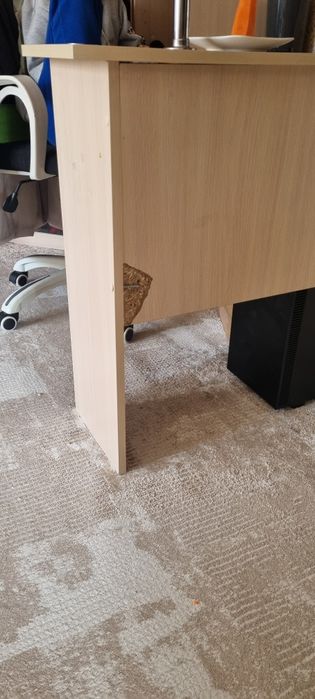 Детский гарнитур  кровать, стол, шкаф.