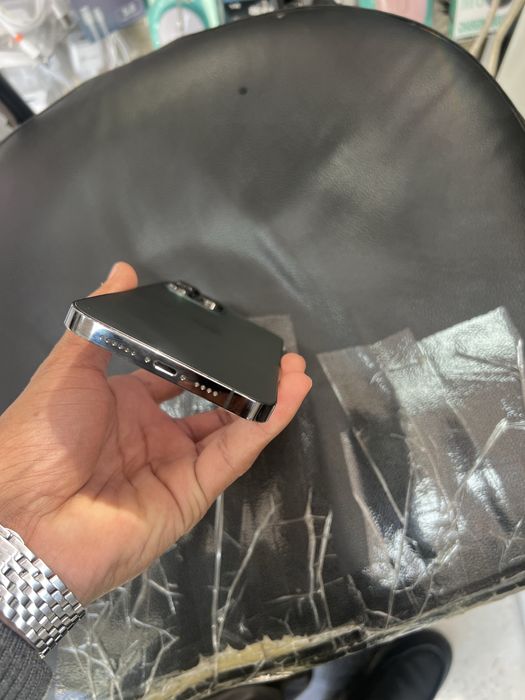 Iphone 13 pro max. Idial