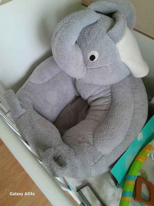 Продавам детска кошара,столче за хранене,лятна количка,