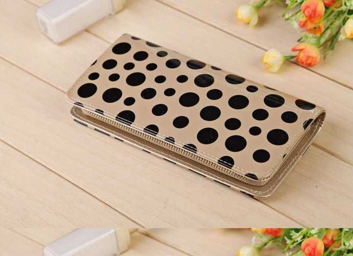 Дамско портмоне с лаково покритие и цип