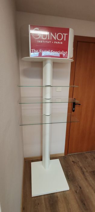 Стелаж / полица / рекламна стойка