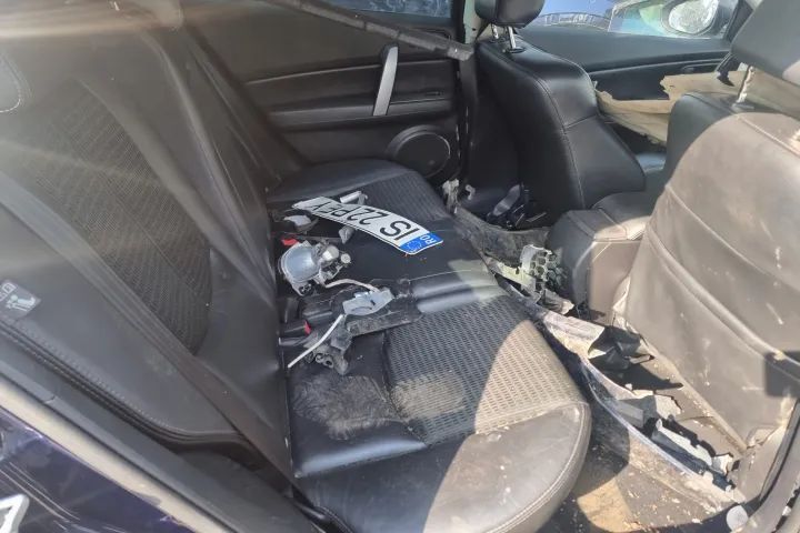 bara spate capota portbagaj armatura spate aripa spate usa portiera stanga dreapta fata spate far dreapta  Nissan Tiida C11 motor 1.6 benzina 110cp cod HR16DE  Dezmembrez