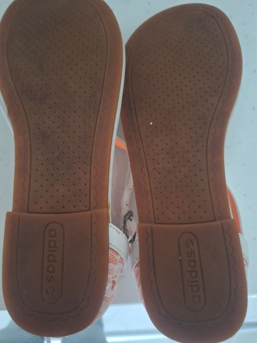 r.Обувки на платформа Geox