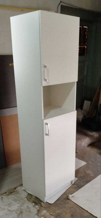 Шкаф пенал кухонный.