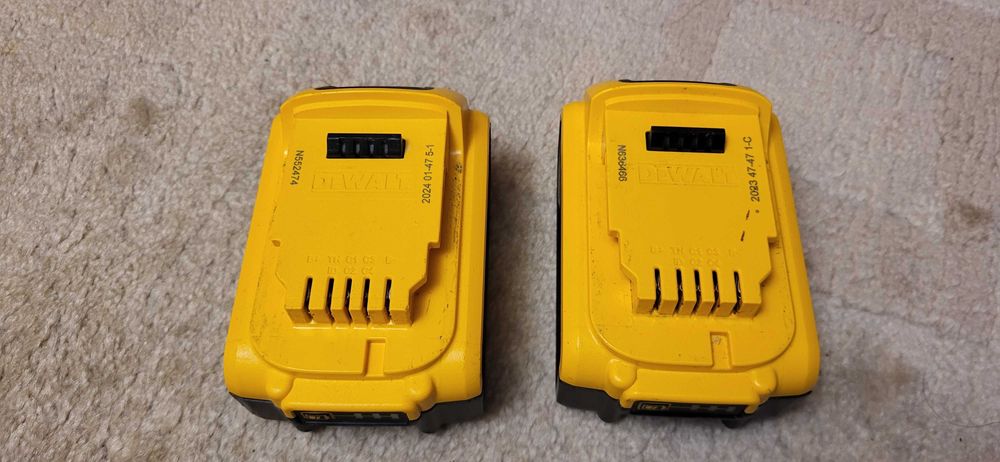 DEWALT 5Ah  2 buc an 2024 si 2023  fuctionale