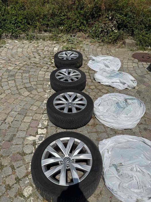 4бр. комплект джанти със зимни гуми Michelin 215/55/17 и джанти 7J/17H2 ET38 5x112