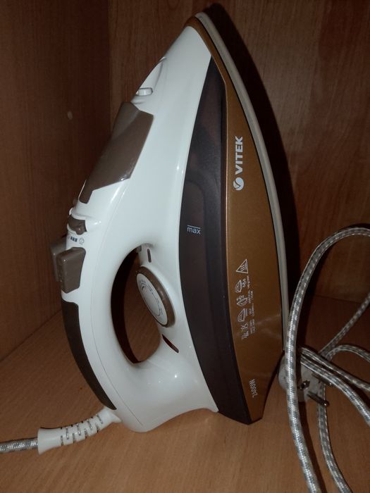 Продам Утюг Vitek 1201