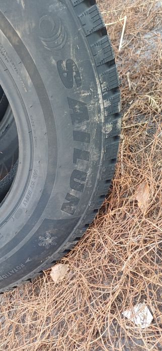 Продаются новые зимние шины с шипами