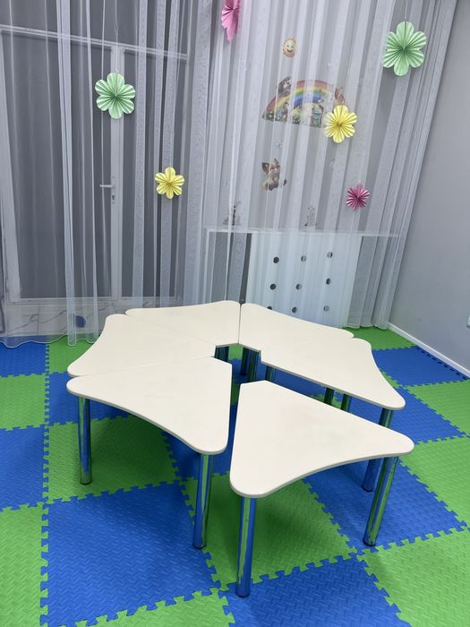 Продам Стол ромашка