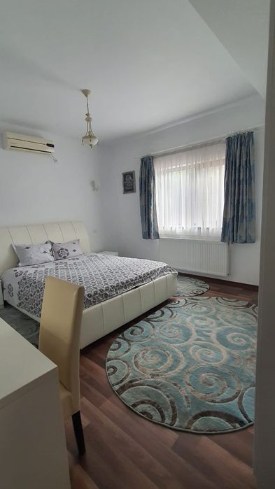 Apartament 3 camere, curte proprie si terasa in zona Cartier Latin.