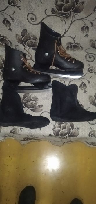 Продам коньки б)у