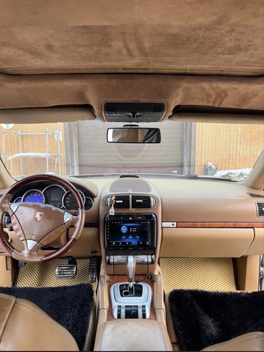 Porsche Cayenne 2004.  4.5