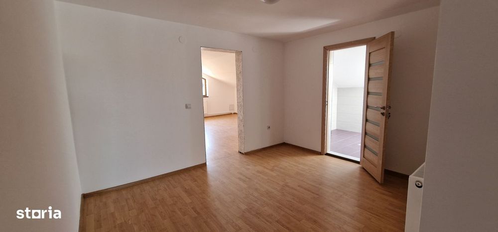 Casa 210 mp, tip duplex, 300 mp curte libera, zona Trei Stejari