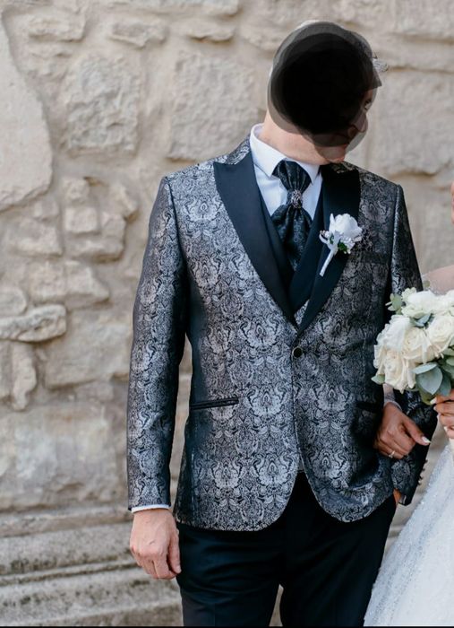 Costum mire model nou