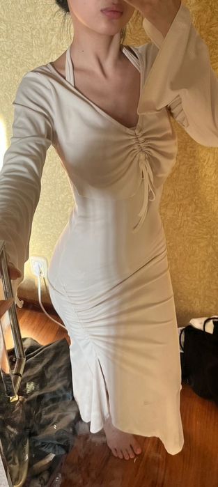 Платья совсем новое