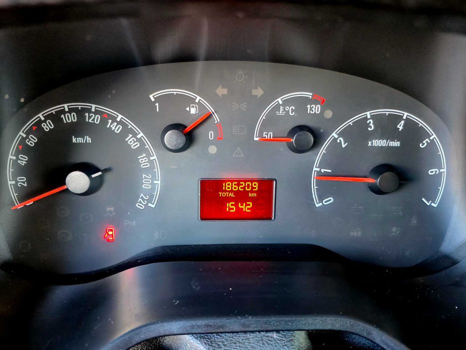 Продавам Opel Combo Euro 6