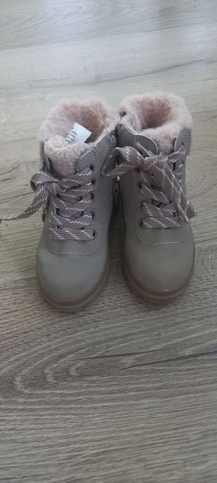 Ghete H&M impermeabile si imblanite