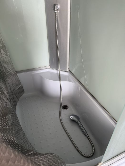 Душевая б/у в  хорошем состояние