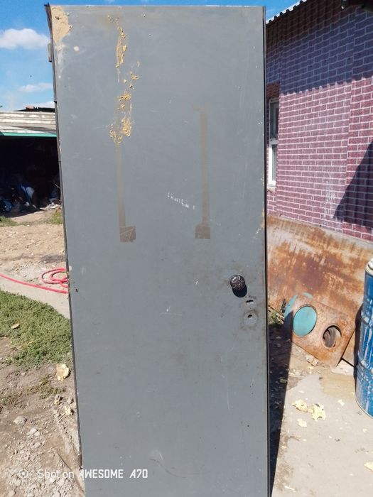 Срочно продам входная дверь