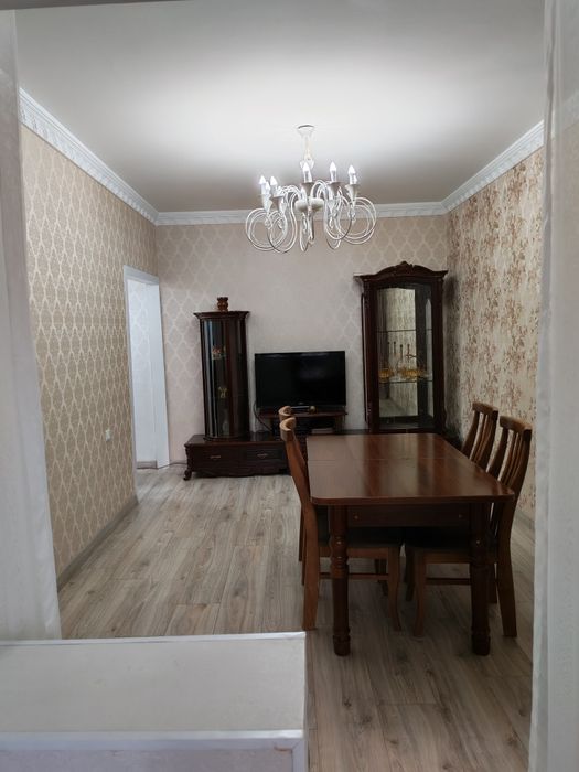 Продаю 2/1/5 Юнусабад 17  с ремонтом, огород, подвал, парковка.