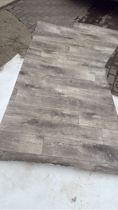 Ленолиум продам б/у