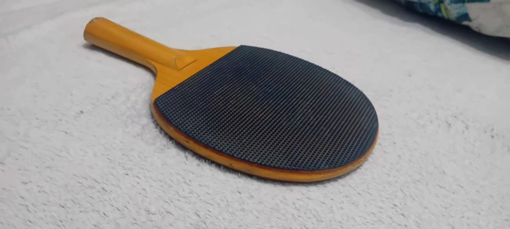 Paleta tenis de masă Shield + set mingi sigilate Shield 101