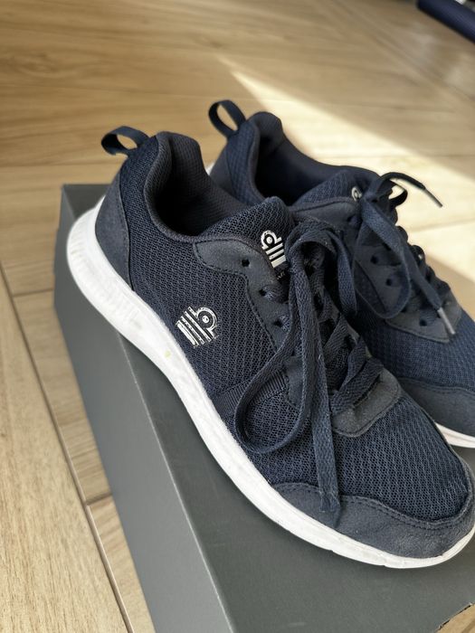 Спортни мъжки обувки