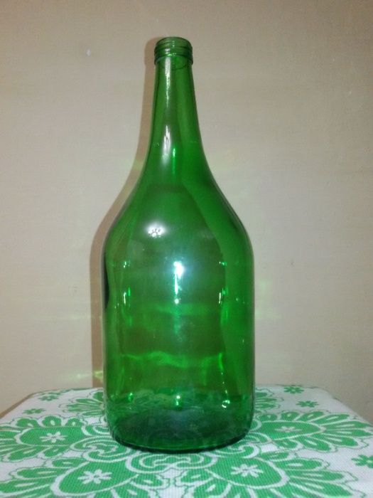 Продам зелёный Бутыль (1,5-литра)