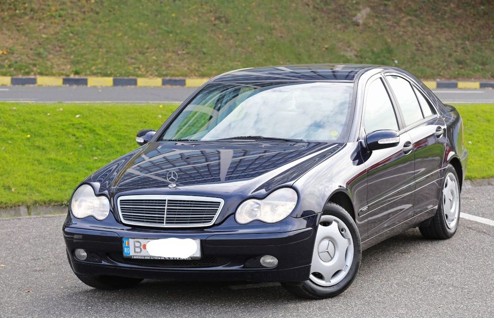 | Mercedes C240 | 2.6 Benzina 170Cp | 33.000 km | Classic |