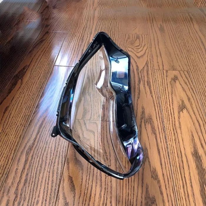 Малибу 2 фара и стекло на фару