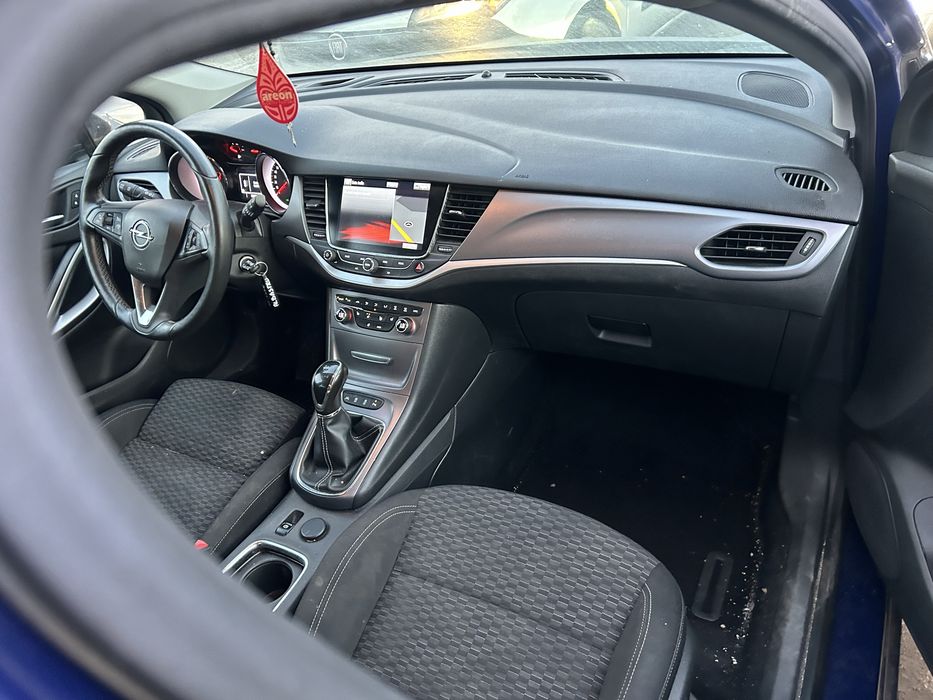 Bară spate , stopuri led , haion Opel Astra K 2018 break