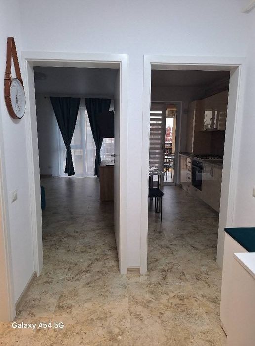 Închiriez apartament cu o camera