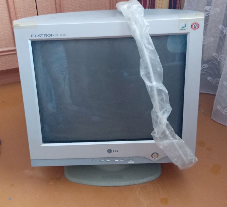 Продам манитор LG.