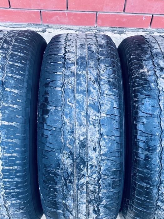 Покрышка на хайлюкс